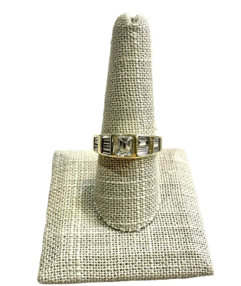 14K Yellow Gold 1Ct Emerald Ring With Baguette Accents 1