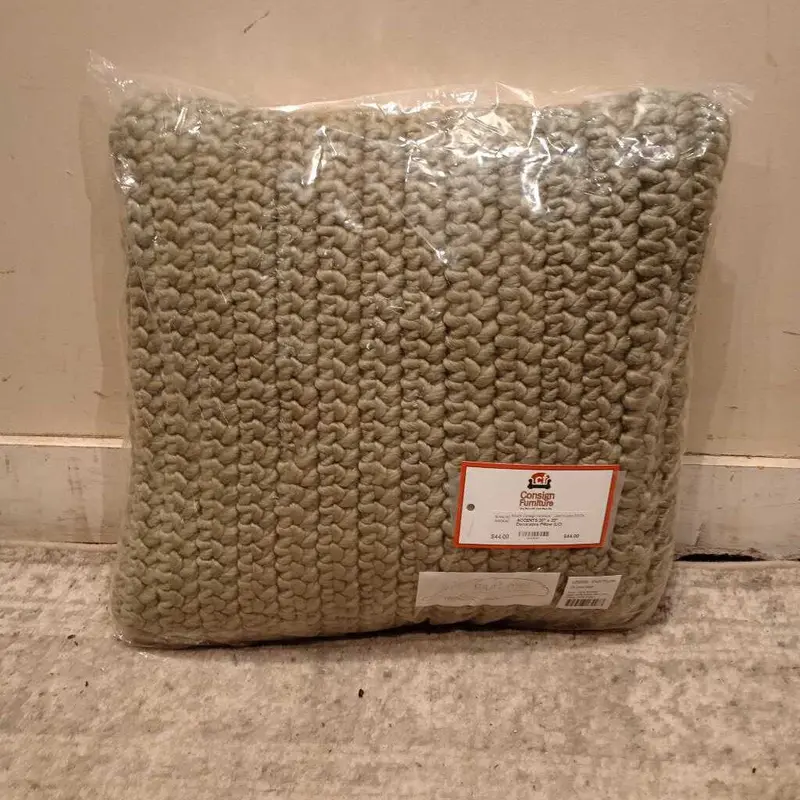 20-Inch Square Decorative Throw Pillow – Geometric Print 1