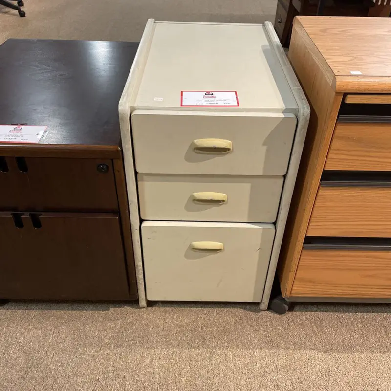 3-Drawer Lateral File Cabinet – Left-Hand Configuration 1