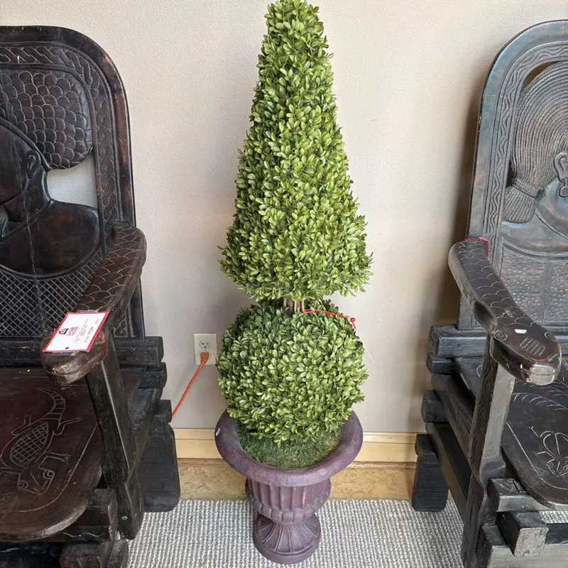 Artfully Shaped Faux Greenery Arrangement (Kl) 1