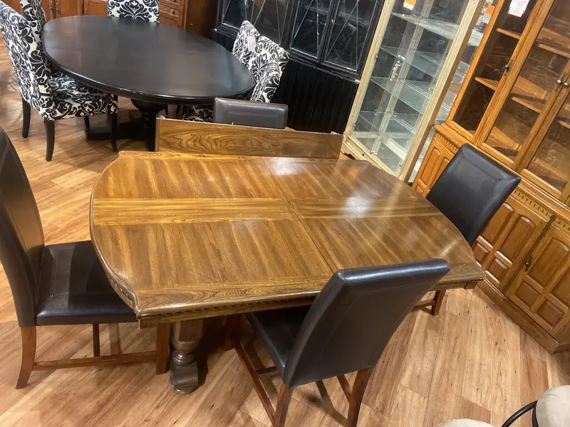 Dining Set: Extendable Table With 1 Leaf And 4 Black Chairs 1