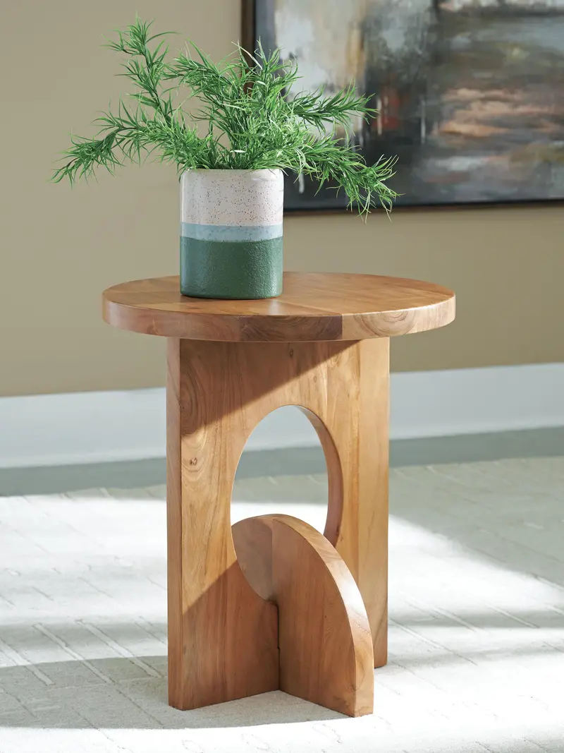 Hollbourne Accent Table By Ashley Express 1