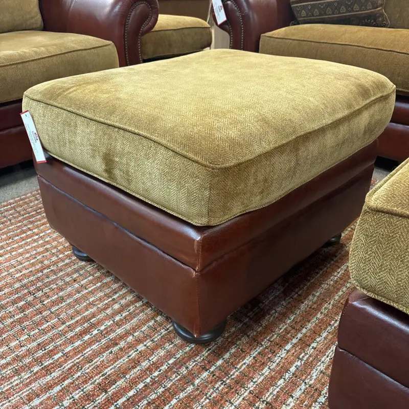 Red Leather-Fabric Blend Otto Accent Chair (Ti) 1