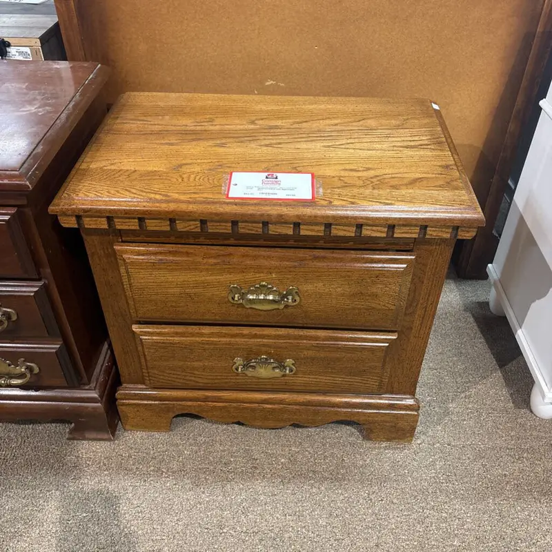 Solid Oak Nightstand With Minimalist Design And Drawer Storage (Kl) 1