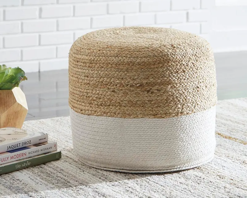 Sweed Valley Round Pouf – Versatile Footrest & Extra Seating 1