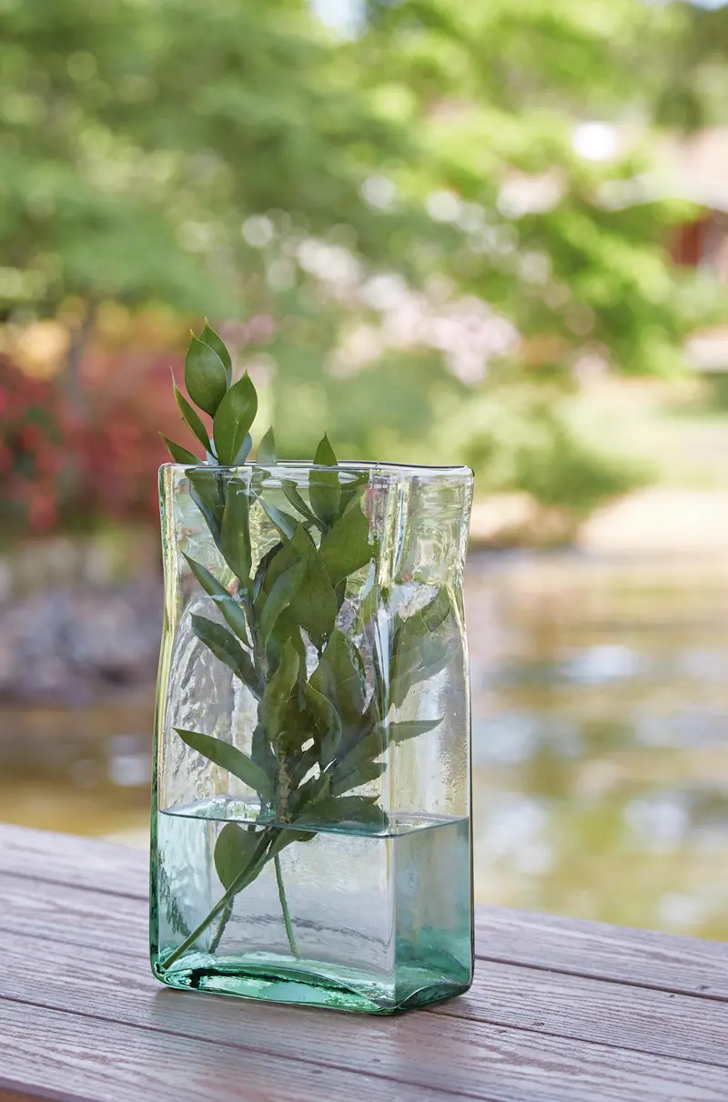 Taylow Artisan Glass Vase In Matte Finish – Ashley Express 1